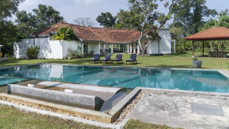 You will have a peaceful stay with exeptional service at Villa Ronnaduwa.